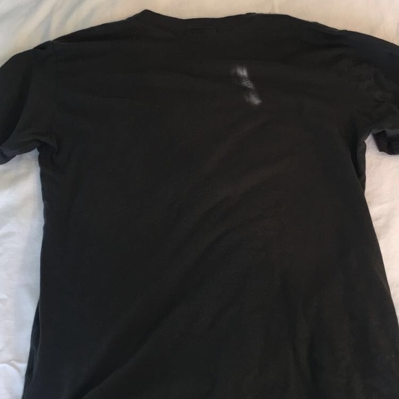 graphic tee ✨ - Picture 2 of 3